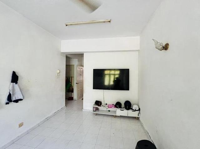 RARE DEAL Desa Ara 700sf 3 Bedroom WELL MAINTAINED 1CARPARK Sungai