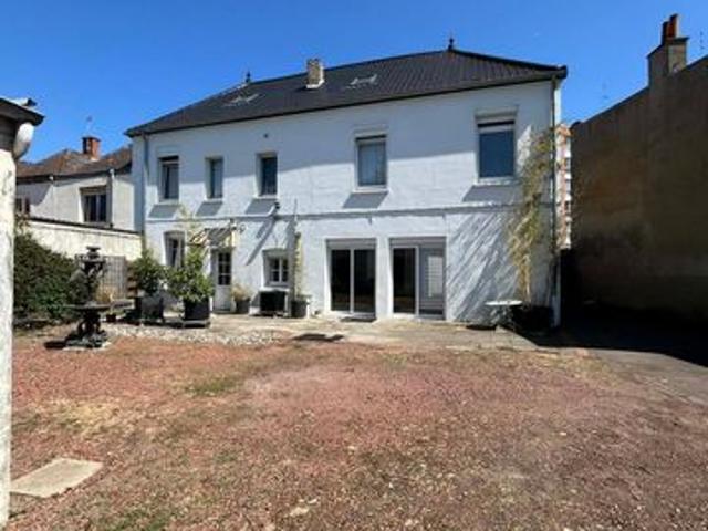 RARE: DEMEURE DE CARACTÈRE + TERRAIN CONSTRUCTIBLE