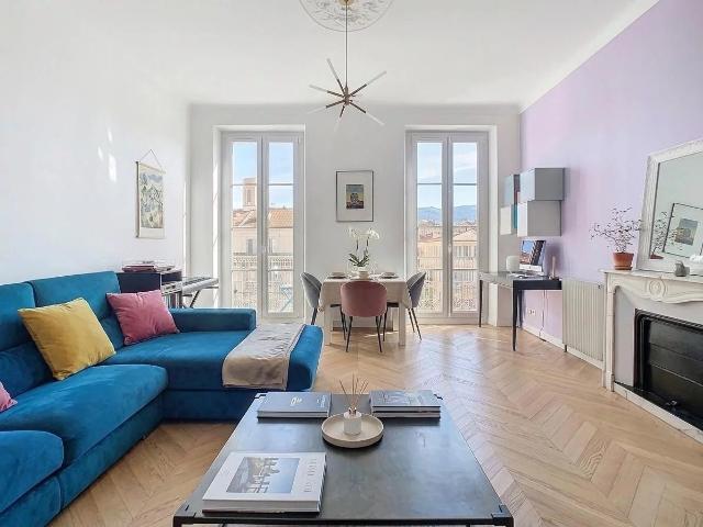 Rare Dernier étage d'angle– 5 chambres, parfait état 142m² Nice