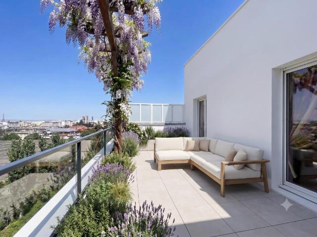RARE DERNIER ETAGE TERRASSE 28m2 + Parking Proche GARE