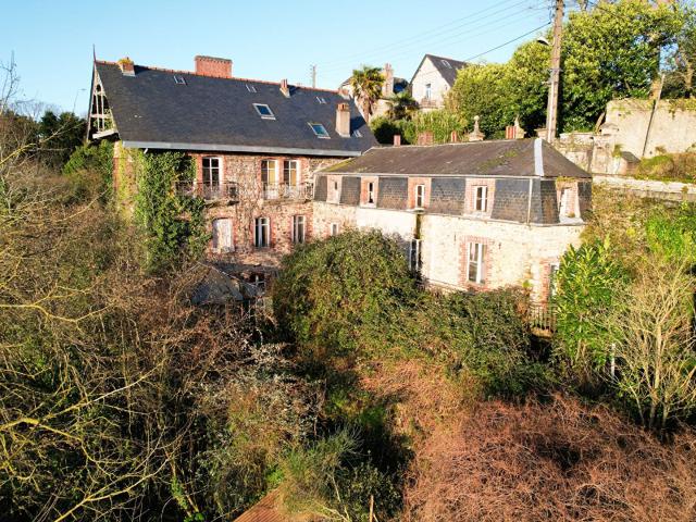Rare: Dinan quartier résidentiel, A rénover ce projet Atypi. 257m² Dinan