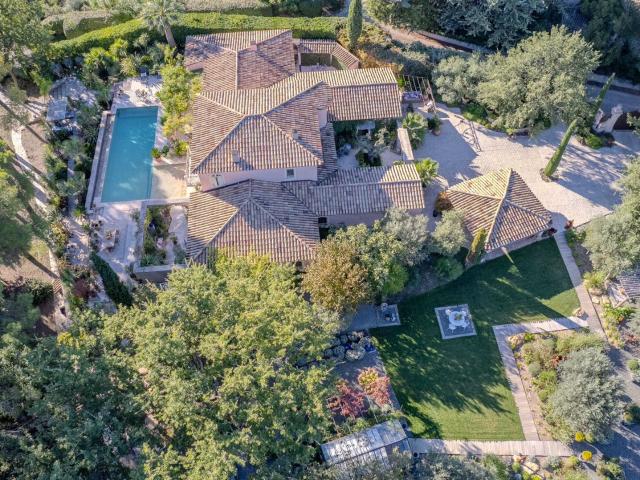 Rare Domaine De Charme D Exception Et Ses Jardins Remarquabl. 300m² Draguignan