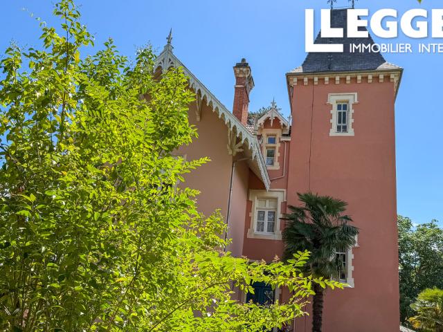 Rare et chargée d'histoire La Villa Argentine – Demeure Belle Époque de 300 m² au cœur d’un parc arboré