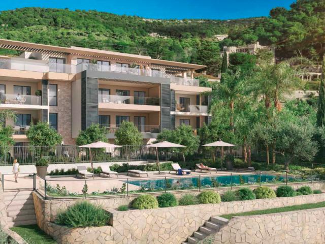 Rare: Exceptionnel 4 pièces en dernier étage à Eze avec piscine privée