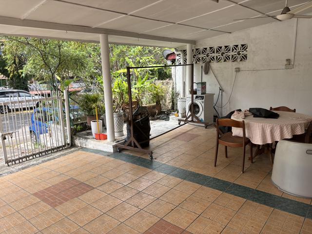 Rare Elevated SingleStorey Terrace Section 17 PJ