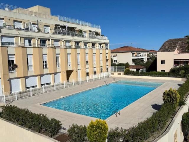 RARE F2 DUPLEX LUMINEUX VAUGRENIER VILLENEUVE LOUBET