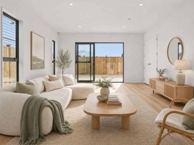 Rare Find in Karaka: 6 Bedrooms, 3.5 Bath