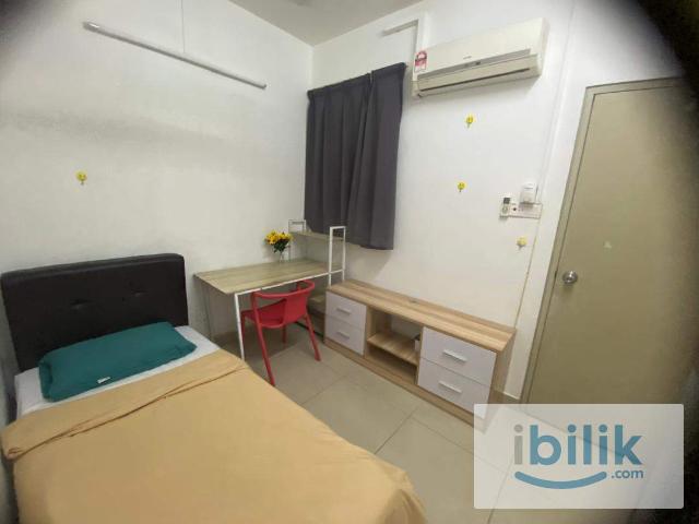 Rare Find Perfect Choice Furnished Male Room Walk to LRT Ara Damansara Weekly Cleaning & Free Wifi