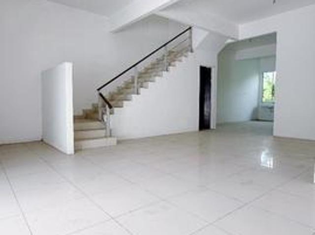 Rare Freehold Terrace with 24 x 115 Land Size Only 880K