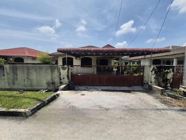 RARE GEM single storey bungalowKinta PerdanaLahatPerak