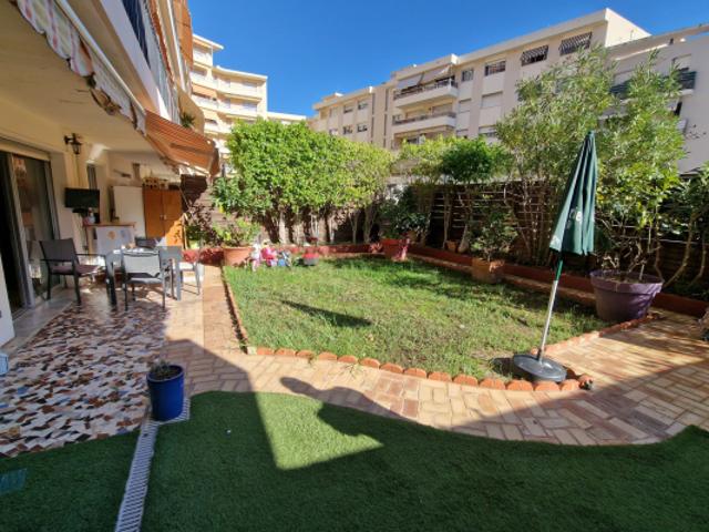 Rare, Grand 3 pièces avec jardin au centre ville de Carnoles