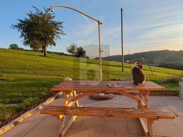 RARE: GRANDE FERME RÉNOVÉE, LUMINEUSE ET AU CALME