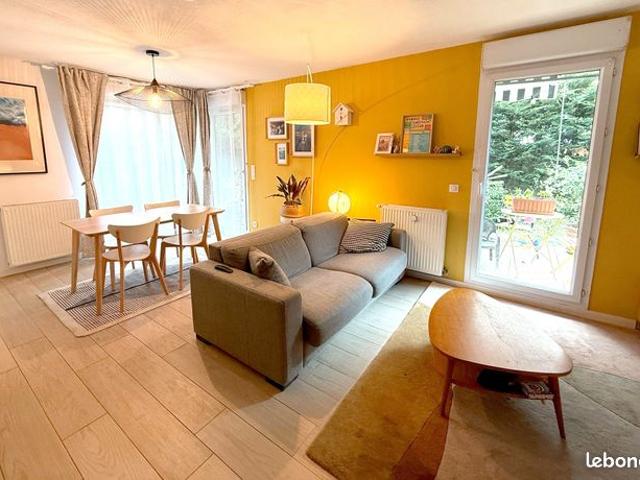 RARE* Gratte ciel appartement avec grand jardin + 4 ch