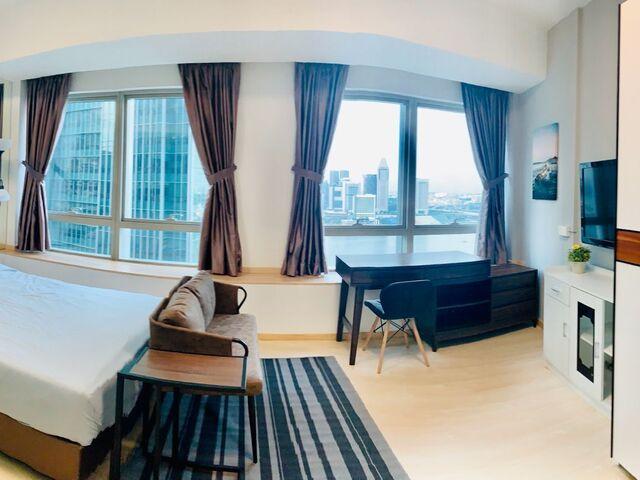 Rare high floor panoramic view of Marina Bay Sands Big Master room