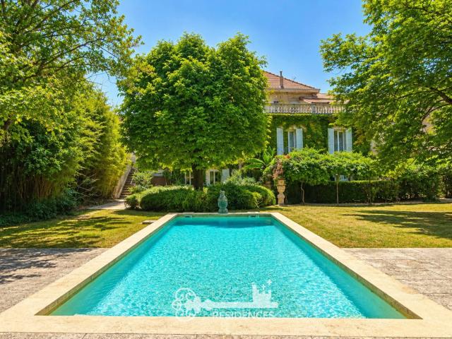 Rare Hôtel particulier de la fin du XIXe siècle avec parc. 343m² Uzès