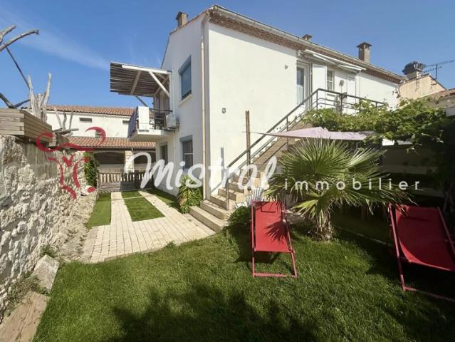 RARE ! IMMEUBLE DE RAPPORT SAINTES MARIES DE LA MER
