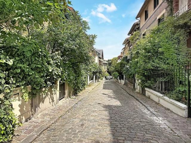 RARE: LA CAMPAGNE A PARIS