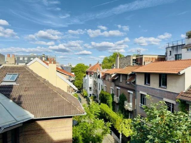 RARE: LA CAMPAGNE A PARIS