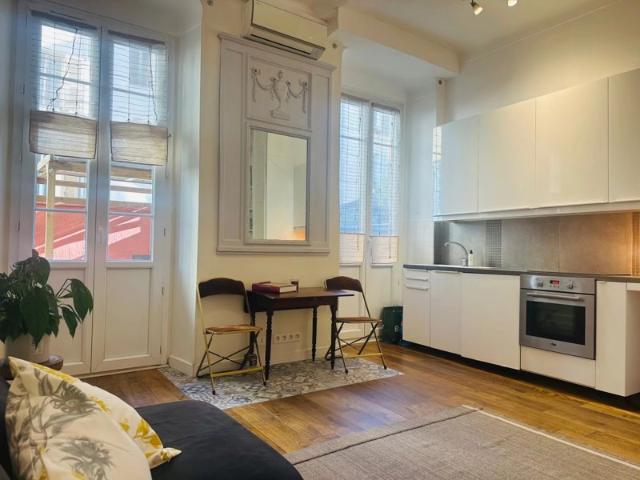 RARE Le Port ! top emplacement grand 2P avec terrasse de 43 m² — Port de Nice