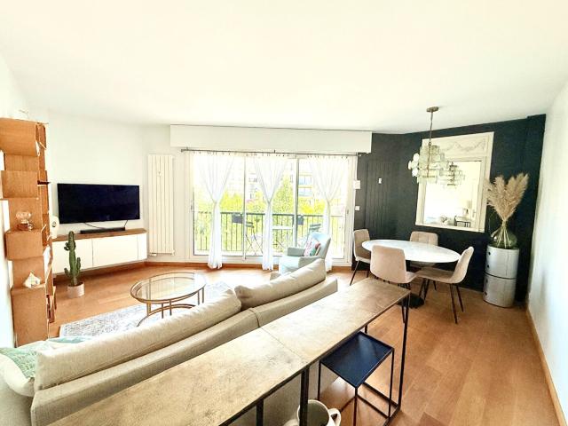 RARE / PLACE JEAN ZAY ? LE PARFAIT 2 PIECES SANS VIS A VIS AVEC BALCON