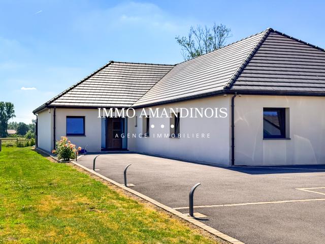 Rare plain pied de 246 m2 4 ch. bureau double garage sur 3000 m2