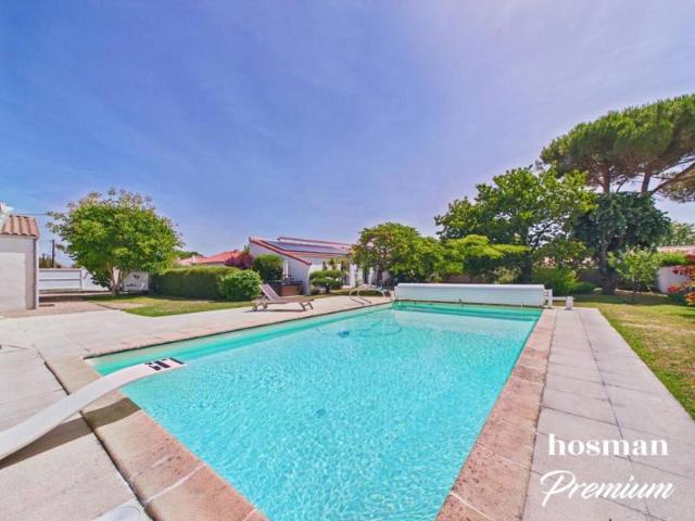 RARE Portes de la Rochelle – Maison d'architecte de plain pied, 6 chambres, piscine, jacuzzi au calme sans vis à vis