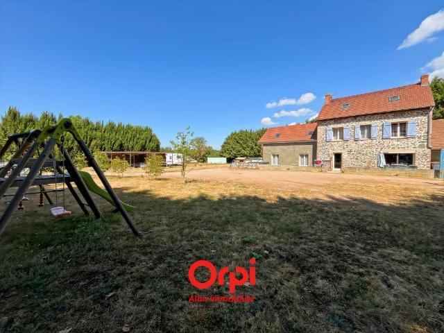 Rare Propriété avec boxs pour chevaux 240m² Huriel