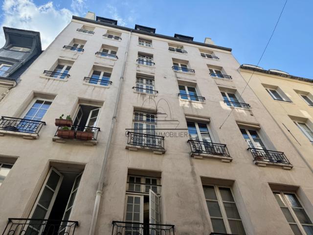 Rare rue Mouffetard 3 pièces au cœur du 5e