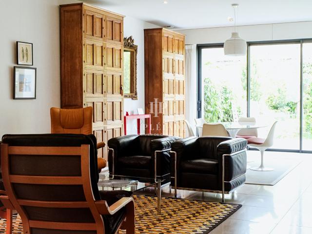 RARE Rive droite maison familiale moderne avec garage