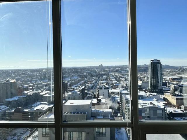 Rare Sub Penthouse Executive Suite with Unrestricted 270 degree Views