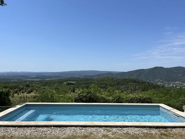 Rare Superbe Propriété, Drôme provençale dans 23has de terrain, 2 piscines, VUE!