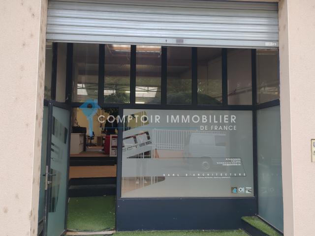 RARE SUR TOULOUSE LOCAL COMMERCIAL INDEPENDANT DE 145m2