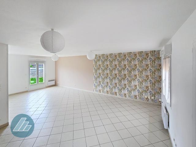 Rare sur Brutelle: maison récente habitable de plain pied et garage