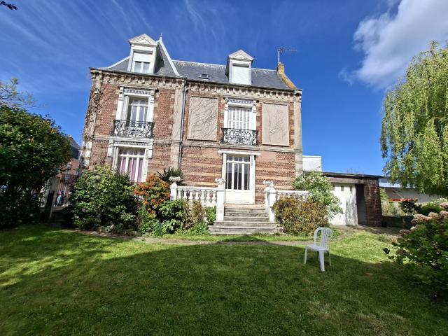 Rare sur le marché. Maison bourgeoise Le Treport