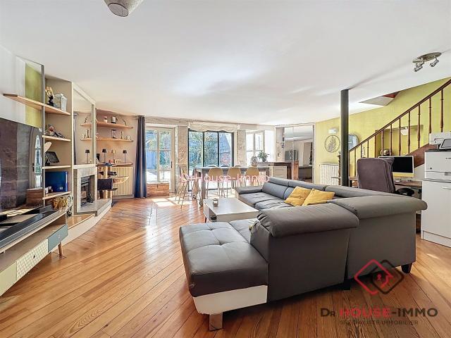 Rare sur le secteur: maison de ville située en plein coeur. 136m² Périgueux