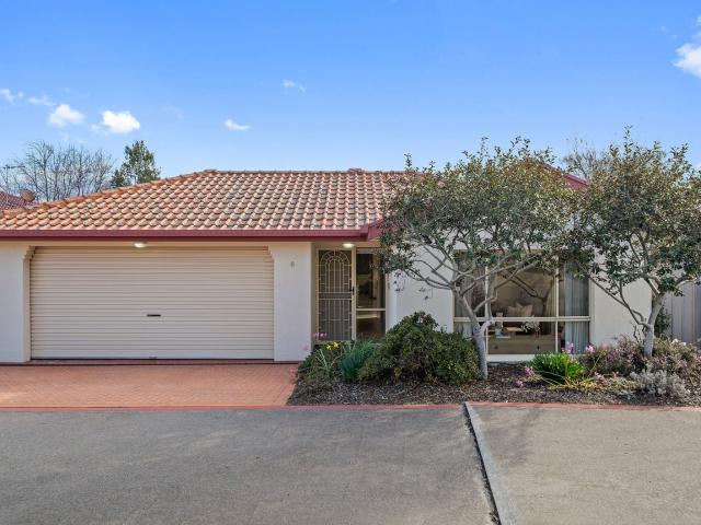 Rare Single Level Living in Prestigious Rosewood Estate