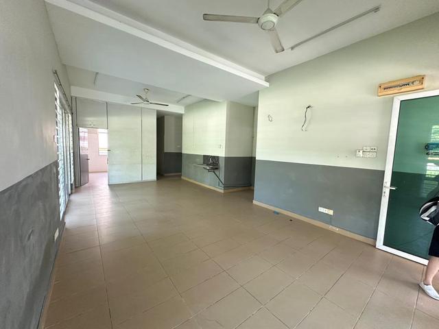 Rare Single Storey Corner Landed Property For Sale