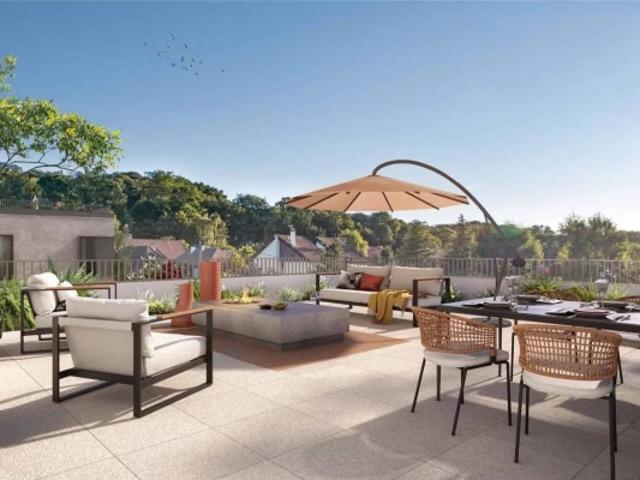 RARE T5 Duplex DERNIER ETAGE avec TERRASSES + PARKINGS + CAVES proche CENTRE VILLE