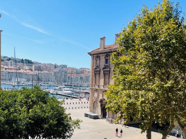 RARE – T3 de 73 m² cave – Vue sur le Vieux Port – Marseille 2ᵉ