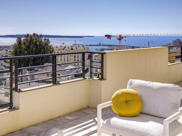 Rare Toit terrasse vue mer à 400 m du port de Cannes 172m² Cannes