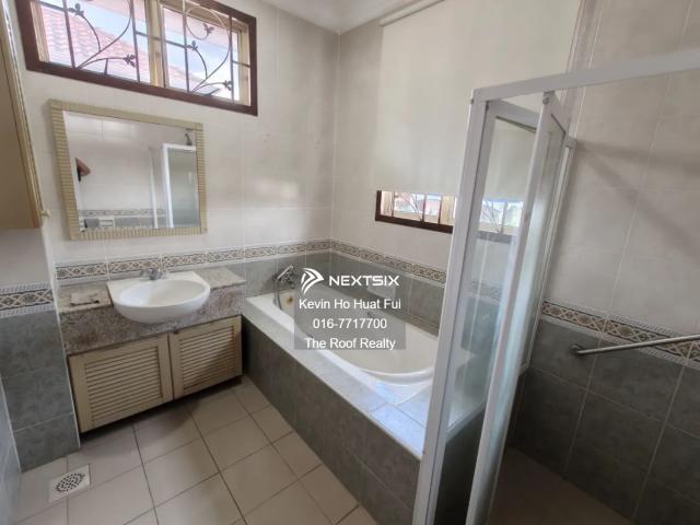 Rare Unit Come With 2 Car Park Good Location Nice Enviroment