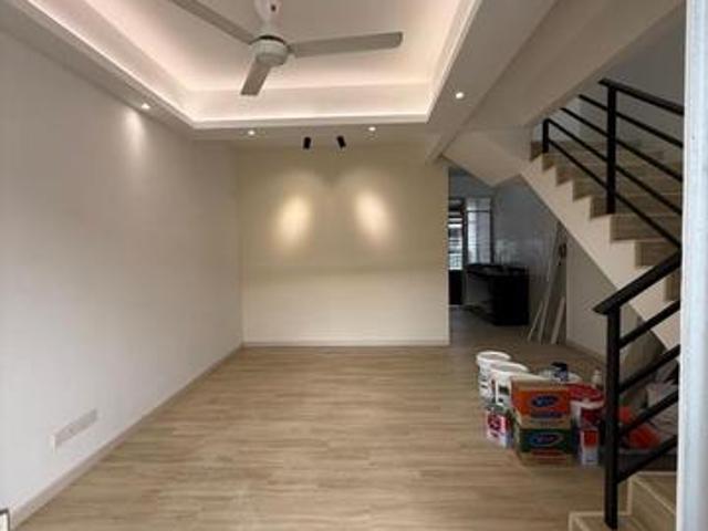 Rare Unit Nusa Sentral Medium Cost Good Conditon Double Storey House