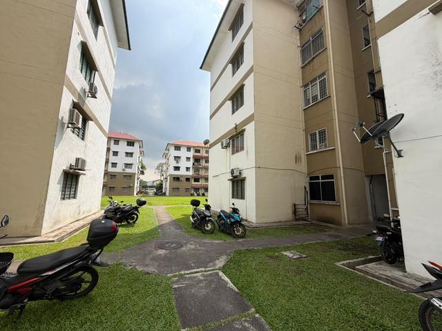Rare Unit Rumah Pangsa Permas Jaya Ground Floor Good Condition 3 Bed