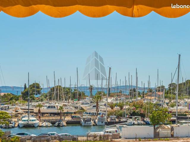 Rare – vue panoramique Port et Mer