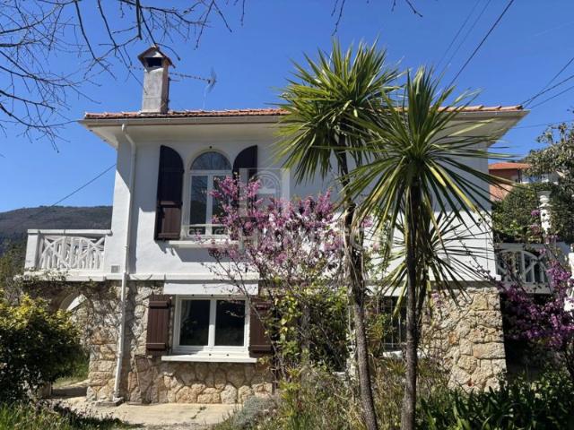 Rare,Villa à agrandir, terrain piscinable près de Valbonne