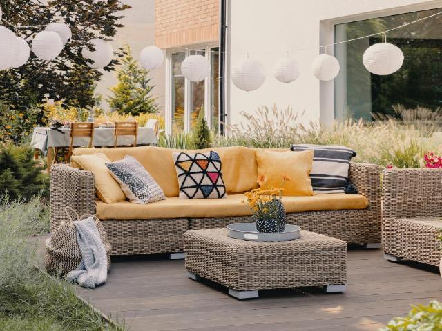 RARE VILLA de LUXE avec TERRASSE + JARDIN + GARAGES Proche commodités