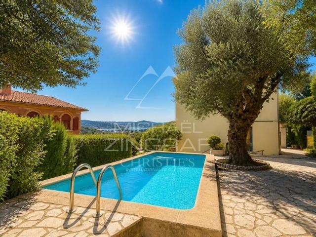 Rare Villa proche mer à Cap d'Ail