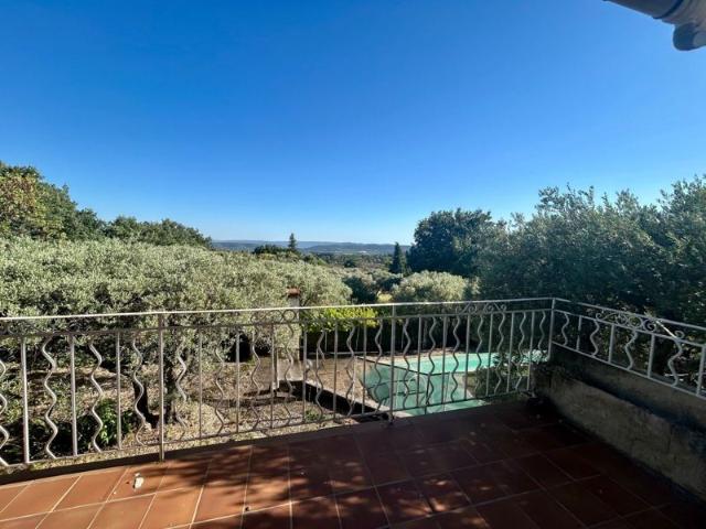 Rare villa t4 avec piscine et vue