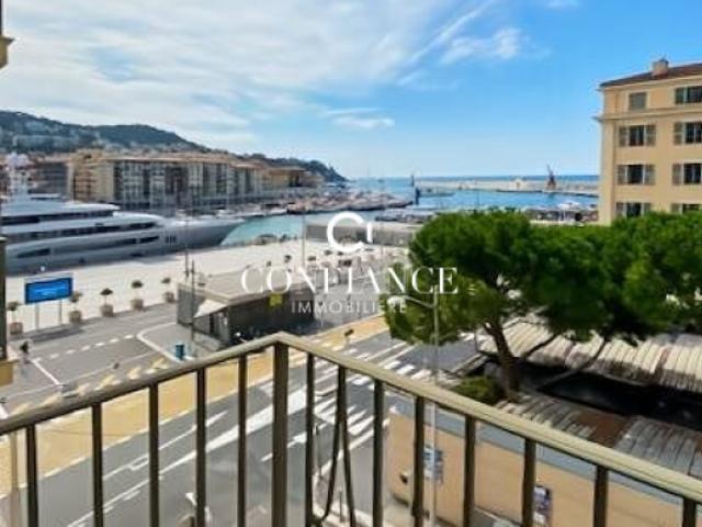 RARE 06300 Nice VUE PORT MER grand 2 pièces Balcons et c
