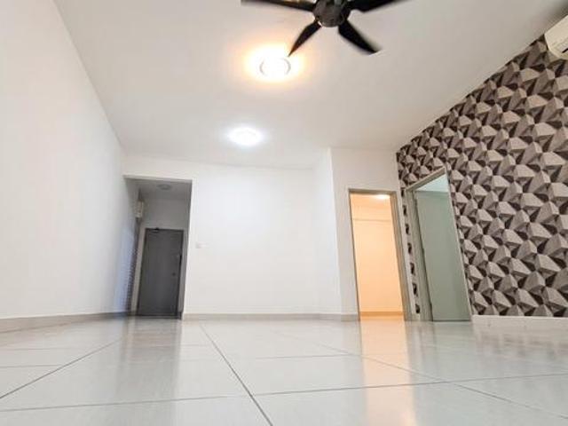 Rare 2 Carpark Semi Furnished Kitchen Cabinet 3 Bed 2 Bath Pandanmas 2